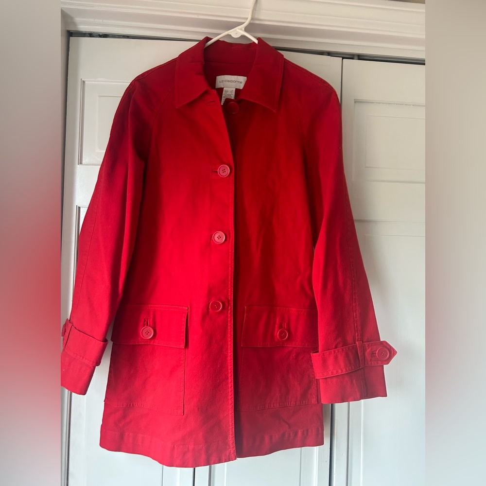 Red spring trench coat. Can be worn for early fall.